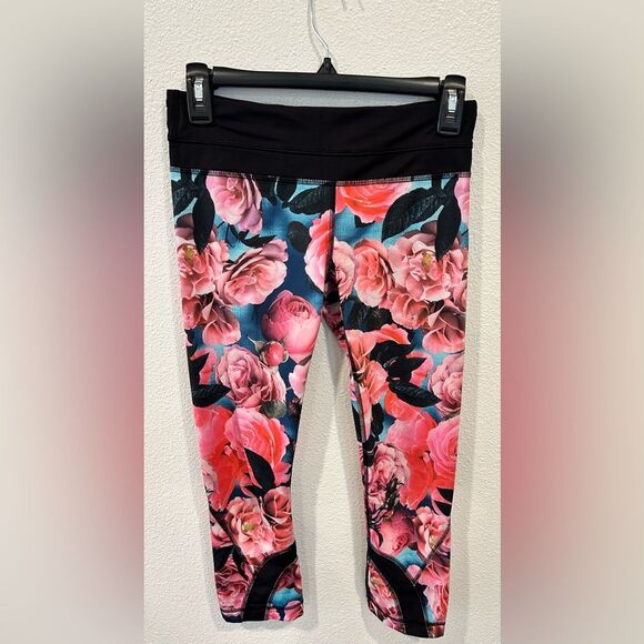 Lululemon Run Women’s Inspire Crop II Leggings Secret Garden Pattern Size 4 - Picture 3 of 8